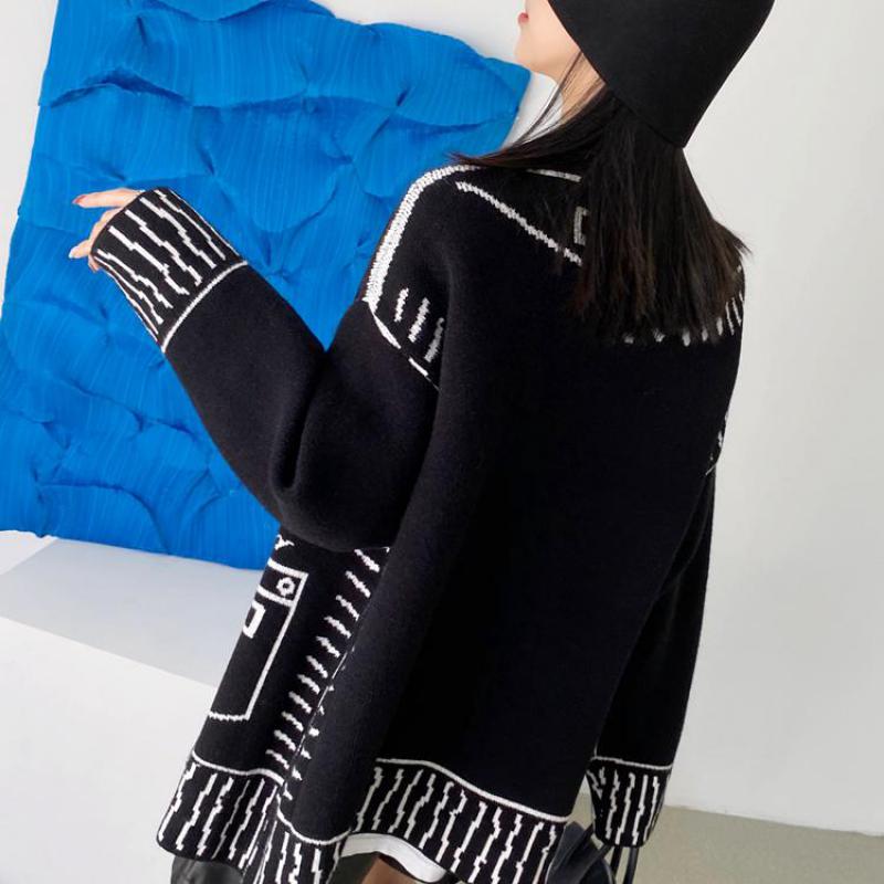 Knit Cardigan With Illusion Print