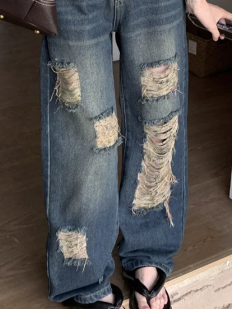 Loose-Fitting Jeans With Wide Legs And Ripped Design