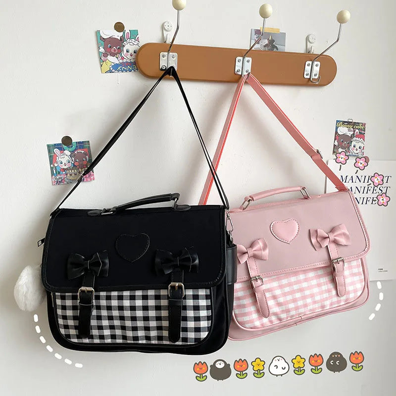 Cute Gingham Bag With Shoulder Strap And Heart Accessoire