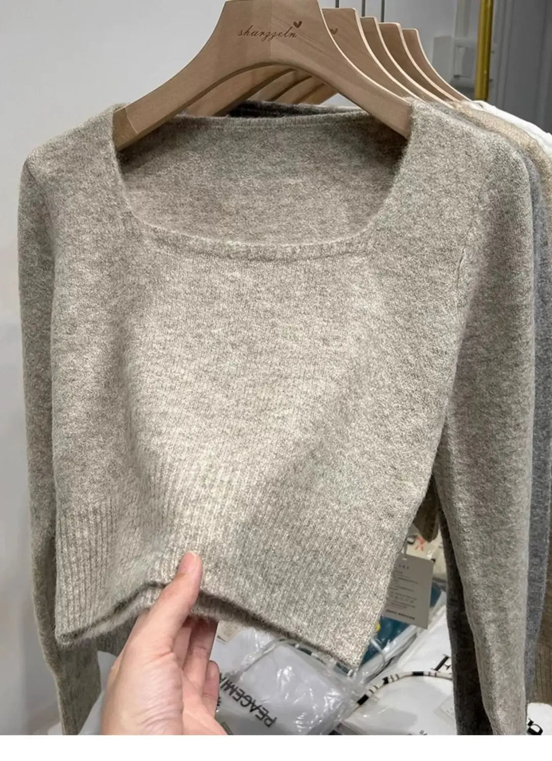 Croped Cozy Sweater With Long Sleeves & Square Collar