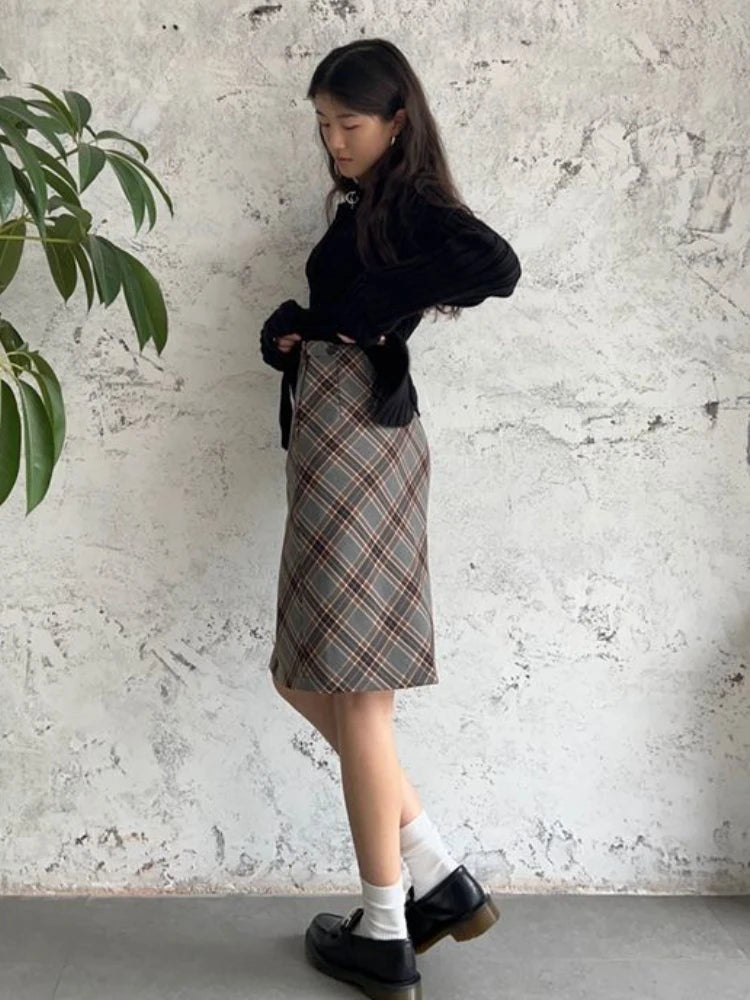 Enlglish-Style Plaid Midi-Skirt