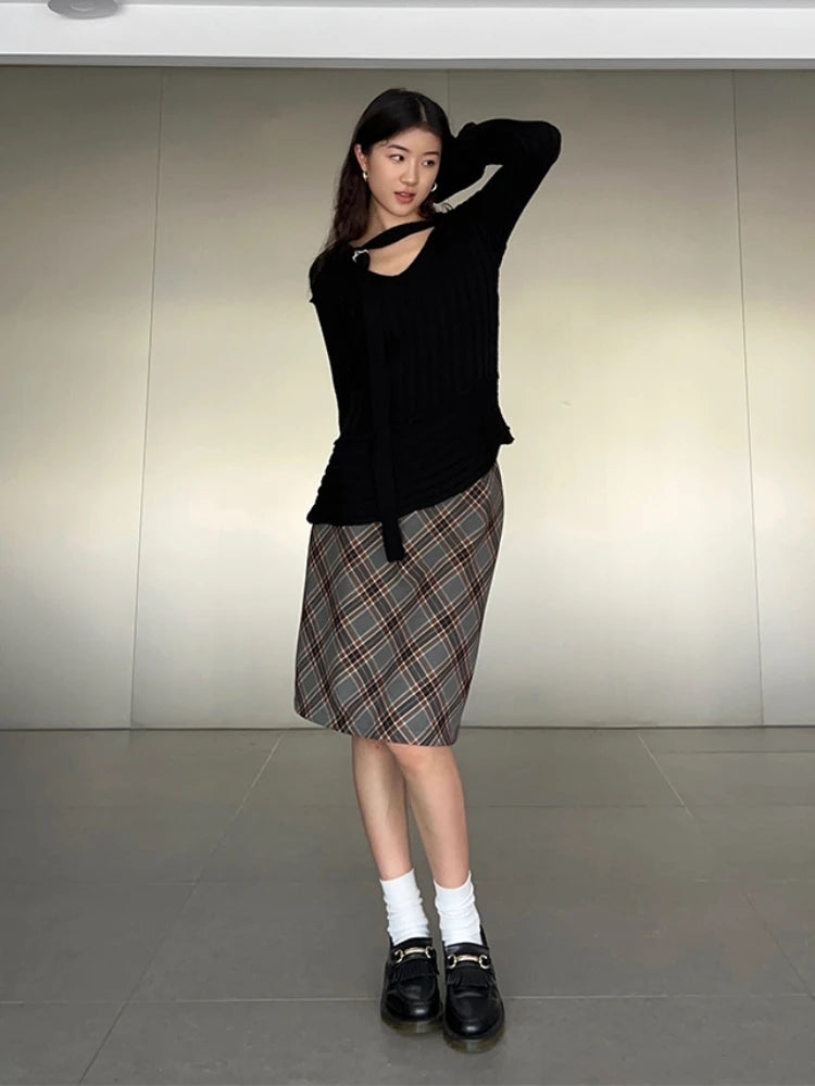 Enlglish-Style Plaid Midi-Skirt