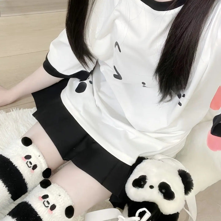 T-Shirt with Kawaii Winky Cat Face