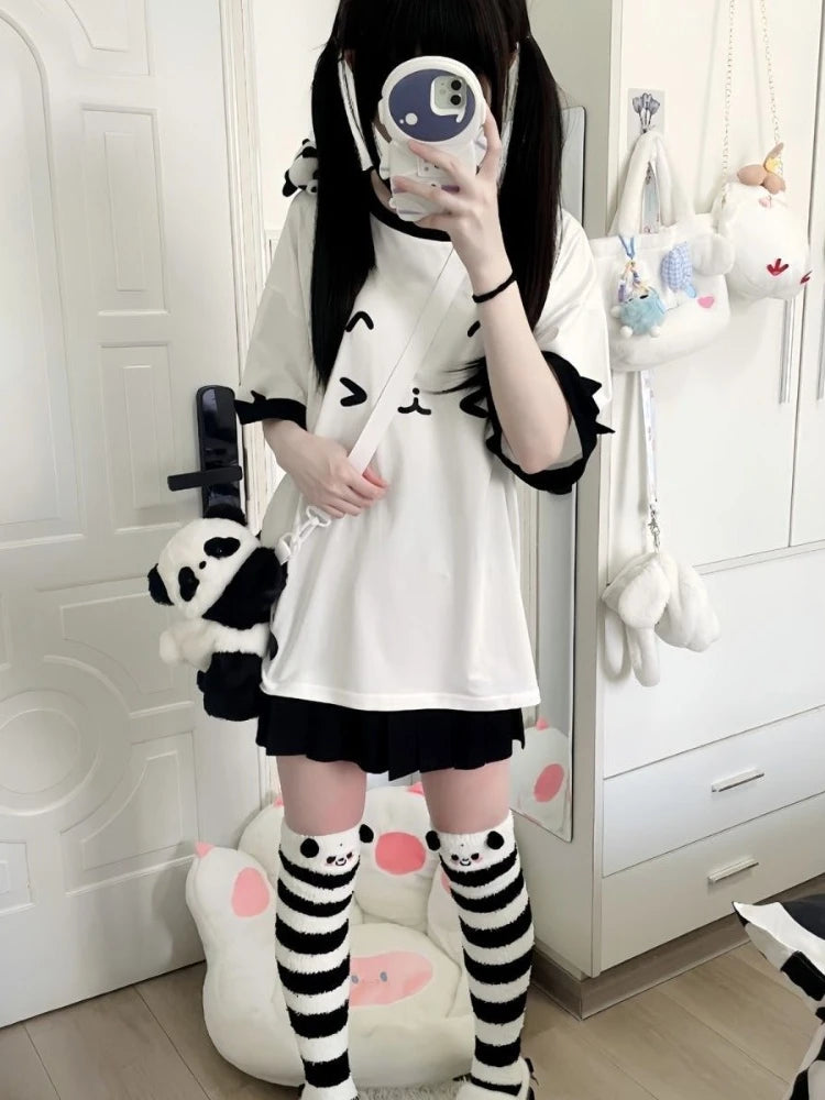 T-Shirt with Kawaii Winky Cat Face