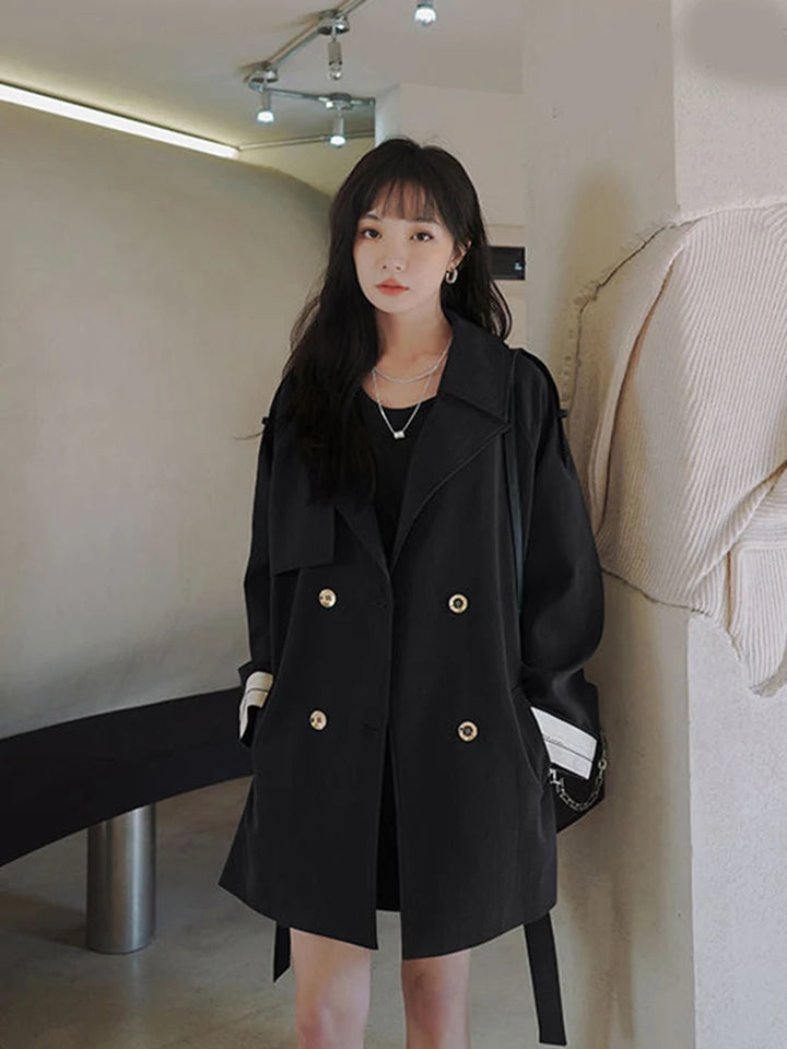 Elegant Trench Jacket With Buttons