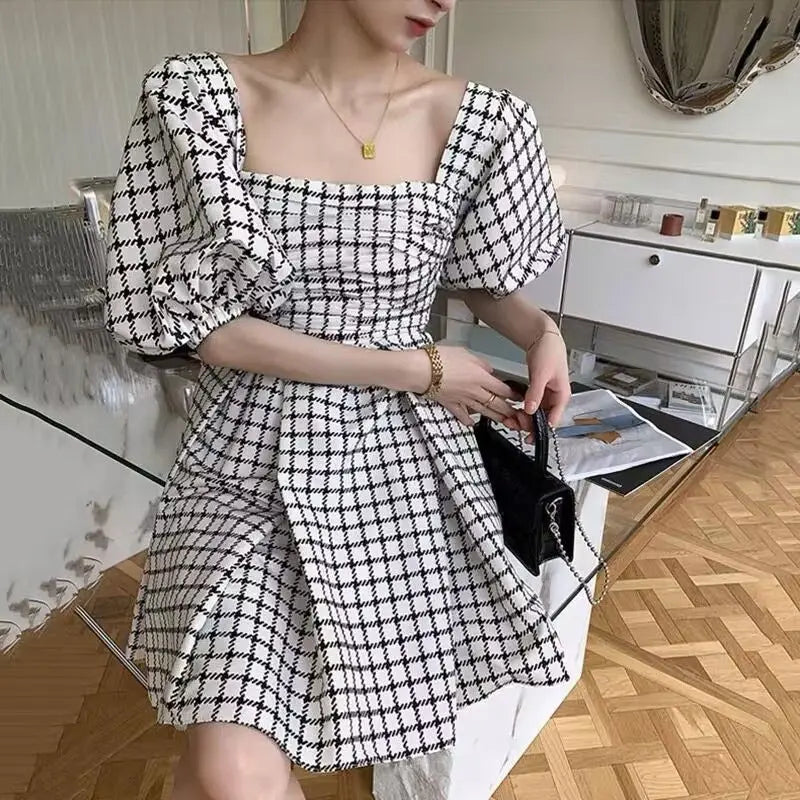 Square-Pattern Short Dress With Puffed Sleeves