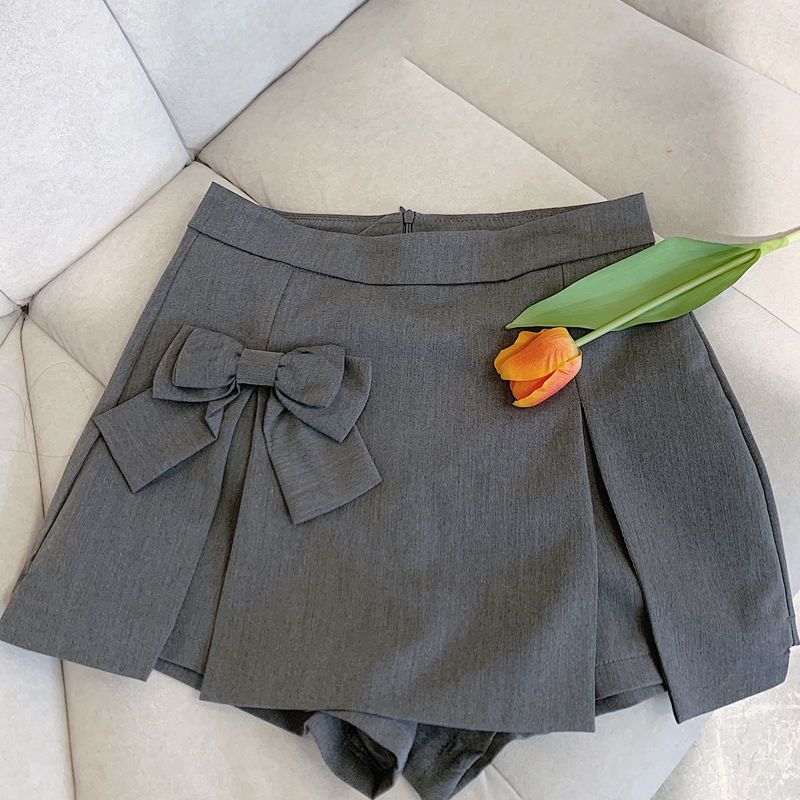 Skorts (Skirt x Shorts) With Side Slits And Bow Detail