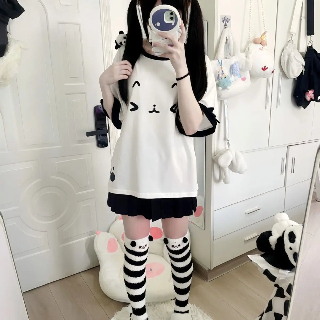 T-Shirt with Kawaii Winky Cat Face