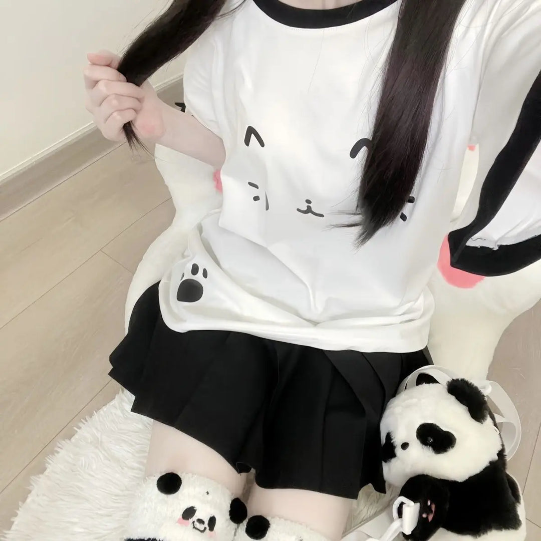 T-Shirt with Kawaii Winky Cat Face