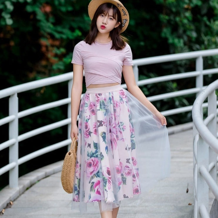 Outfit-Set: Wrap-Style Crop Top With Bowknot + Floral Skirt With Mesh Layer