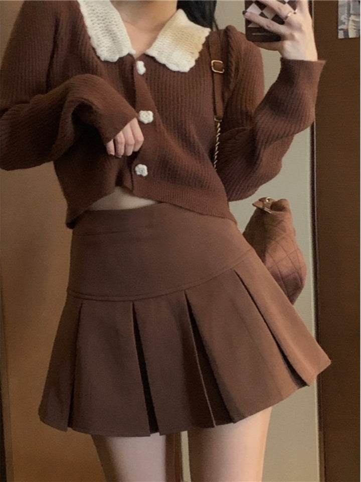 Elegant Two-Piece-Set: Pleated Skirt + Matching Knit Cardigan With Flower-Shaped Buttons