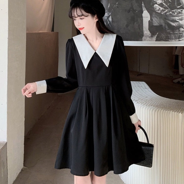A-Line Dress With Pleats And Big Turn-Down Collar