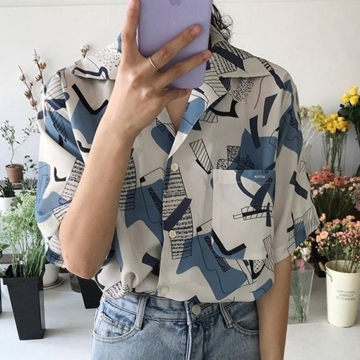 Shortsleeve Shirt with Abstract Pattern