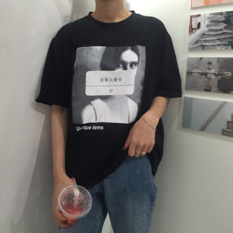 Gray Portrait "unique items" T-Shirt With Chinese Lettering
