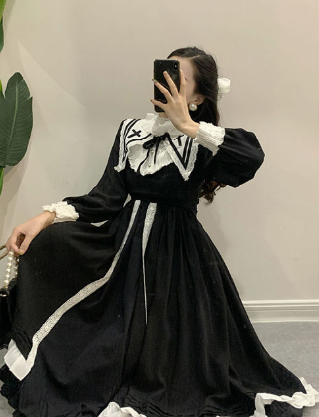 Ruffled Lolita Dress With Laced Collar