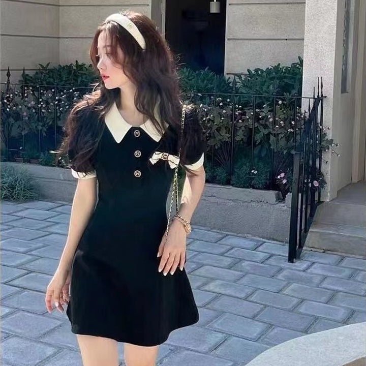 Short-Sleeved Dress With Collar And Bow Detail