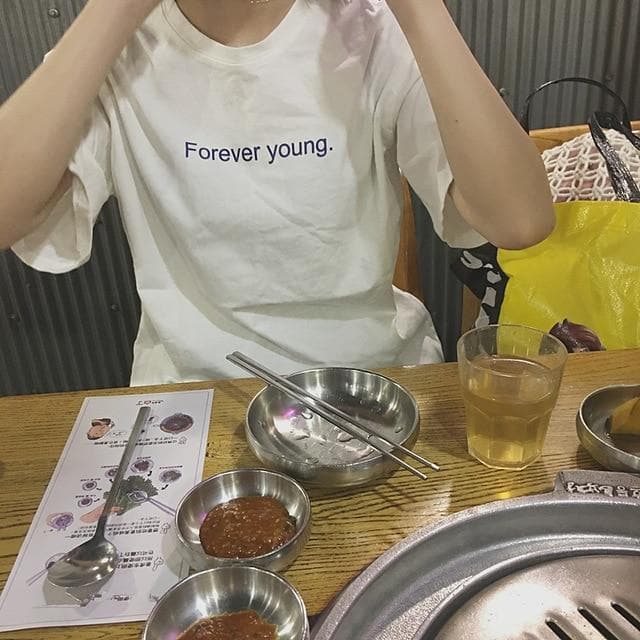 "Forever young." T-Shirt - Asian Fashion Lianox