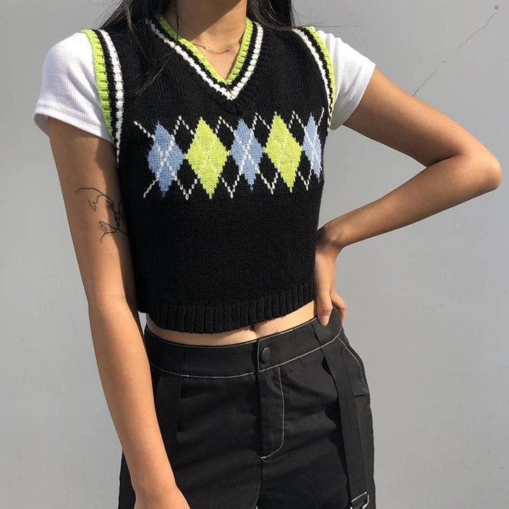 Slim-Fit V-Neck Vest with Argyle Pattern - Asian Fashion Lianox