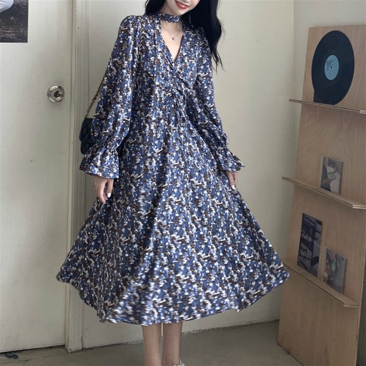 Floral Midi Dress With V-Neck And Lantern Sleeves