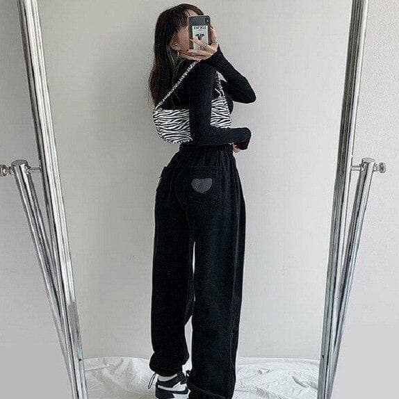 Sweatpants With Heart-Shaped Cut-Out On Pocket - Asian Fashion Lianox