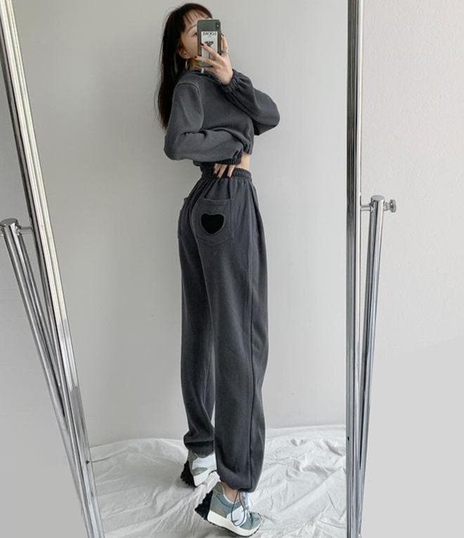 Cut out store sweatpants