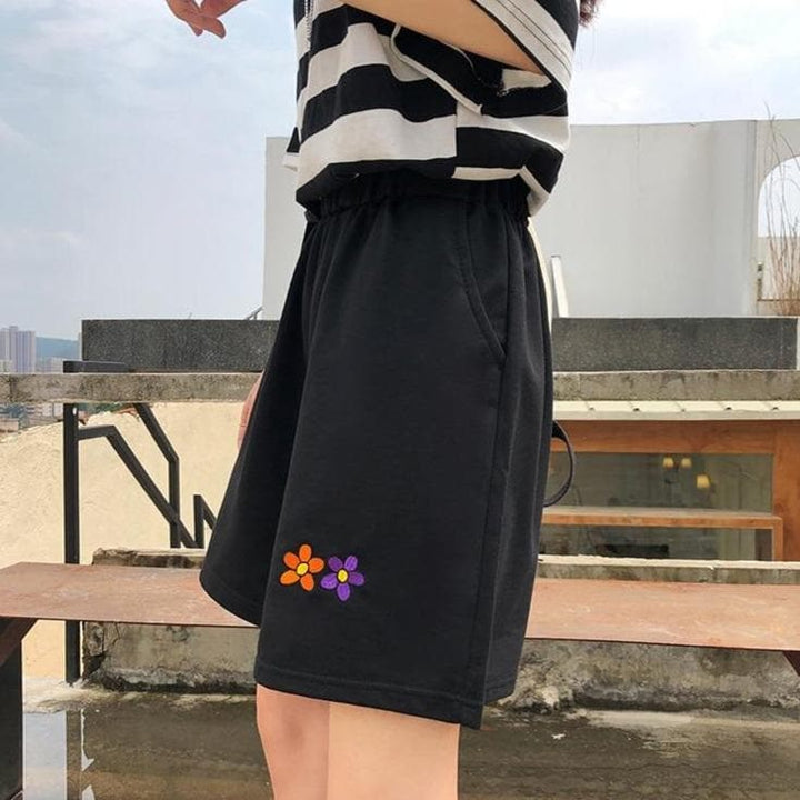 High-Waist Shorts With Flower Embroidery - Asian Fashion Lianox