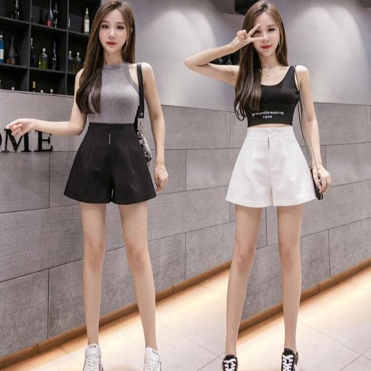 High-Waist Shorts With Pleated Details And Pockets - Asian Fashion Lianox