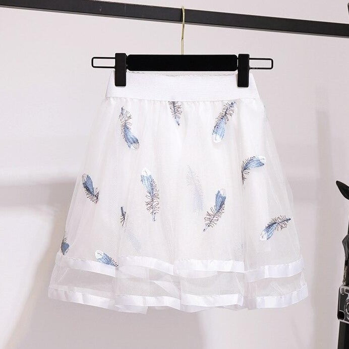 Outfit Set: Off-Shoulder Ruffle Blouse + Mini Mesh Skirt With Feather Print