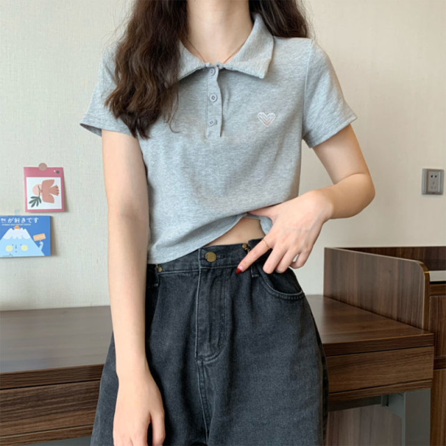 Short Slim-Fit Polo-Shirt With Heart Embroidery