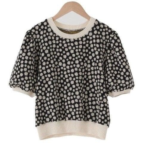 Knit Round-Neck Tee With Floral Pattern - Asian Fashion Lianox