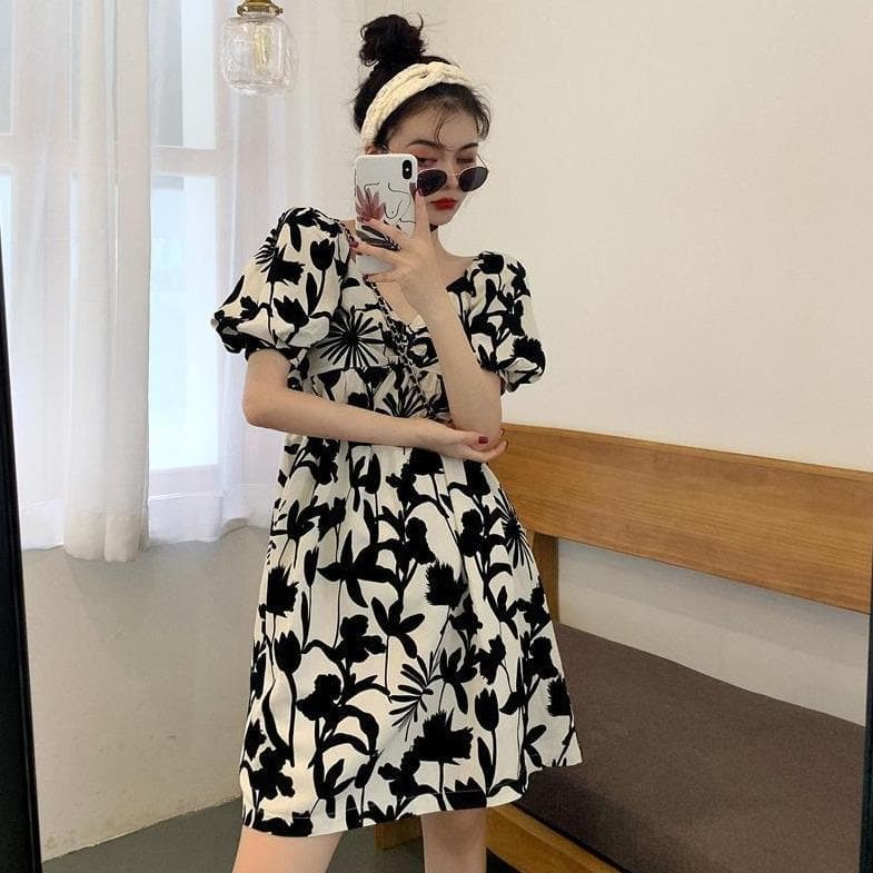 Dress With Floral Print And Puff Sleeves -  Asian Fashion! - Shop Korean & Japanese Fashion on Lianox.