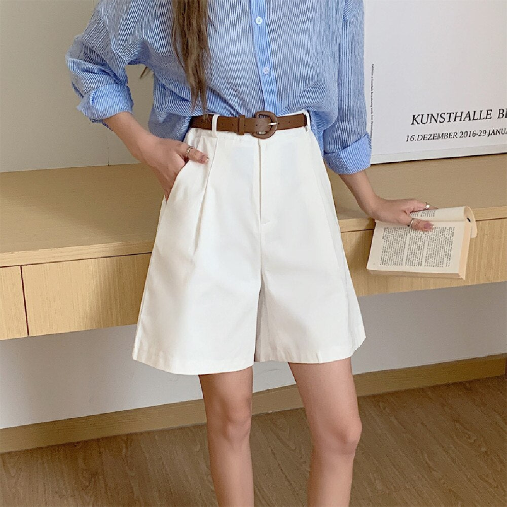 Wide-Leg Shorts With Belt