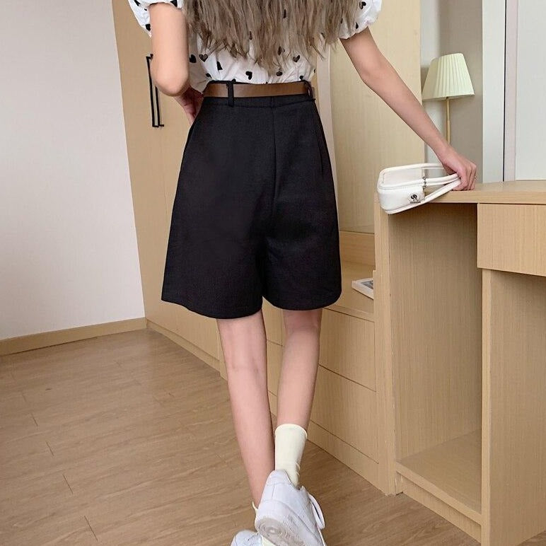 Wide-Leg Shorts With Belt