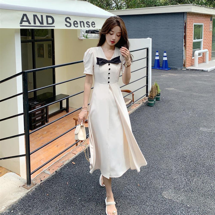 Shortsleeved Midi Dress With Big Bow And V-Neck