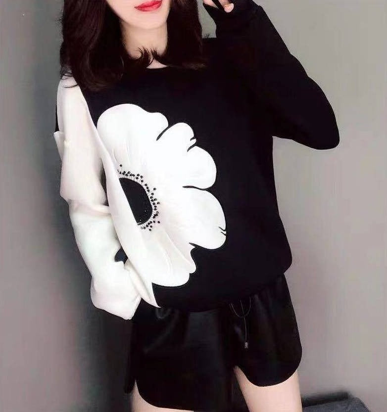 Two-Colored Sweater With Flower Pattern