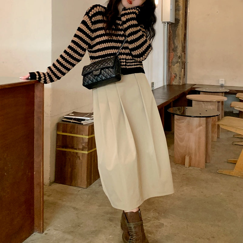Mid-Calf Skirt With High Waist And Pleated Accents